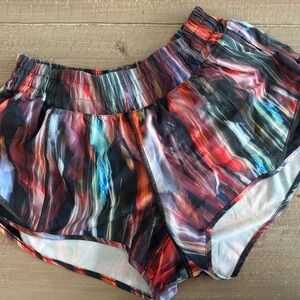 NWOT Lululemon hotty hot shorts